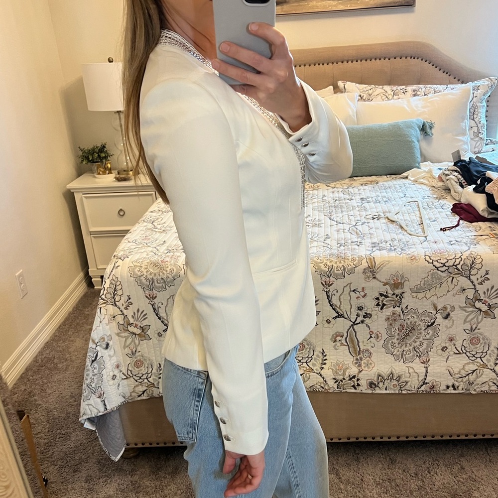 White Blazer Cache - image 2